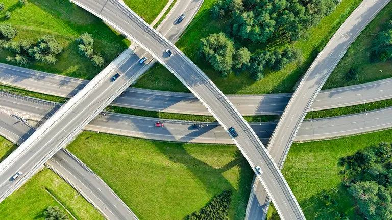 autópálya rendszer madártávlatból