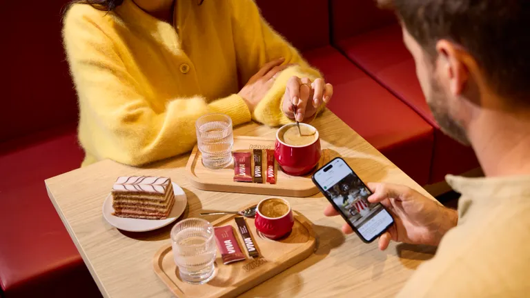 VIVA kávé kínálatához tartozó új bögrés kép. 